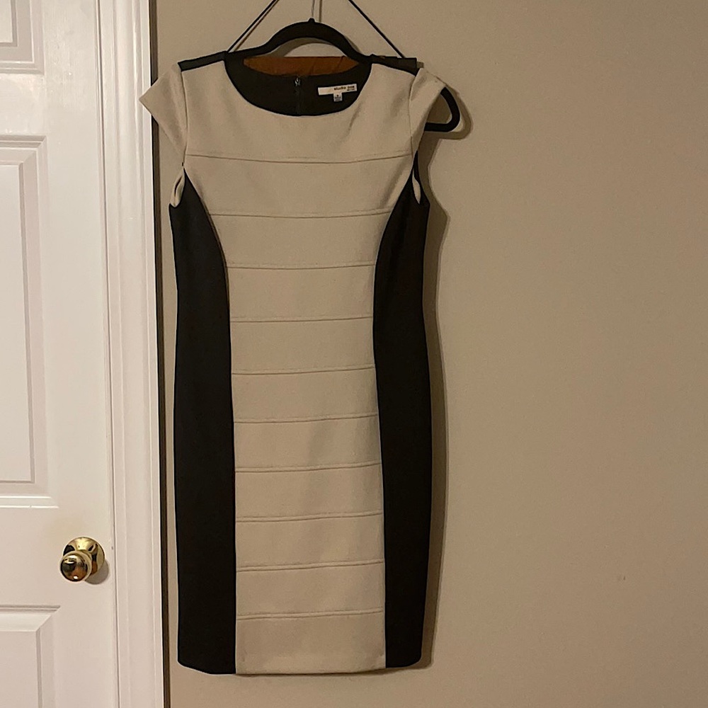 Cap sleeve Dress Black and Tan